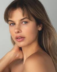 Alana Kerns's Instagram, Twitter & Facebook