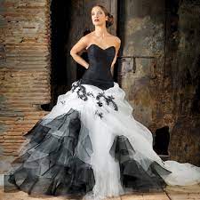 Made from high quality matte bridal satin available in a variety of colors including white, diamond white the laceeis corset is easy to sew into a wedding dress; 18 Lovely Wedding Dress Design For Autumn Wedding Ideas White Ball Gowns Black Wedding Dresses Colored Wedding Gowns