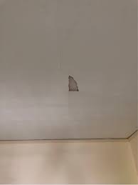 Place mesh tape over the cracks, then apply joint compound over the tape and corner bead on one side only (photo 2). How Should I Repair The Cracks In My Ceiling Before Painting Home Improvement Stack Exchange