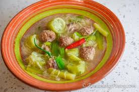 Misua With Patola And Meatballs Recipes Soup Dish Soup Recipes