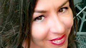 Sónia Soares lança música sobre a Covid-19 (Áudio)