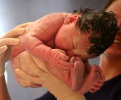 Take a look at some of these do's and don'ts to help you protect your baby's skin. The Do S And Don Ts Of Caring For Baby S Umbilical Cord