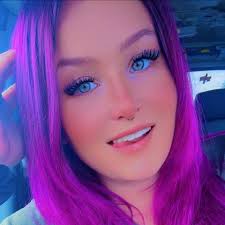 Why does garlic turn green when pickled in vinegar?