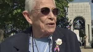 Flight of Honor takes veterans to see WWII memorial