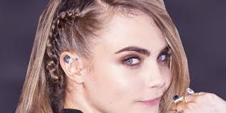 Tendenza intramontabile e onnipresente sulle riviste e nei saloni dei parrucchieri, signore e signori, il . 10 Acconciature Con Trecce Per Capelli Lunghi Medi E Corti