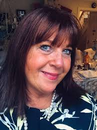 I'm 61. Not had a fringe for years. Keep thinking about putting one in but  it's a big decision and years growing it out again if I don't like it ..  thoughts