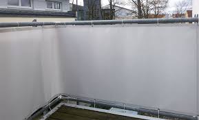 Der Platz An Der Sonne Ausgestattet Mit Einem Balkon Sichtschutz Nach Mass Gefertigt Balkon Sichtschutz Balkon Balkonverkleidung