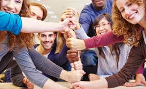 Même si on a connu la vie en entreprise à travers différents stages, c'est la première fois que l'on arrive dans un environnement professionnel avec un statut de salarié. Emplois Saisonniers Pole Emploi