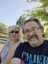 Heidi Holbert's Instagram, Twitter & Facebook