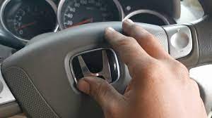 Suis aircond adalah didalam kereta iaitu yang anda tekan selalu dan satu lagi adalah relay yang biasanya berada pada kotak hitam yang selalu dikedudukan dengan cooling coil.jika kereta anda berbunyi dan tersentap sekali sekala jika aircond dipasang kemungkinan suis aircond tersebut rosak. Alarm Kereta Honda Bermasalah Cara Selesa Youtube