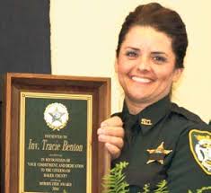 They bloom, she grooms'