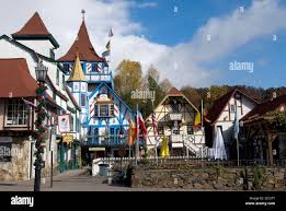 Helen georgia shopping hi-res stock photography and images