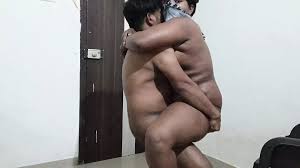 Kuwari ladki ko uske chacha ne uske ghar mein ghapa ghap choda choda Kiss -  ePorner Video