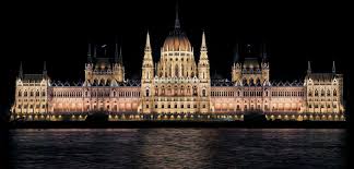 Magyarország, / ˈ m ɒ ɟ ɒ ɾ o ɾ s a ː g/ écouter) est une république constitutionnelle unitaire située en europe centrale.elle a pour capitale budapest, pour langue officielle le hongrois et pour monnaie le forint.son drapeau est constitué de trois bandes horizontales, rouge, blanche et verte et son hymne national est le himnusz. Hungary Rsf