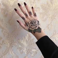 Gambar tato tulisan di jari tangan by admin v o l c november 28 2019. Unduh 89 Gambar Tato Tangan Bunga Paling Bagus
