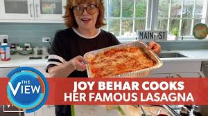 Joy Behar Cooks Her Famous Lasagna The View Cooking Lasagna Recipe Recipes