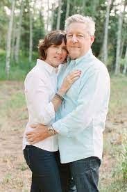 Pin By Bianca Knowles On Older Couples Old Couple Photography Older Couple Poses Couple Photography Poses
