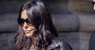 Scegliere il taglio di capelli lunghi che dona di più non è mai stato più facile: Sabrina Ferilli Guerra A Uno Stalker Che La Perseguita Da Dieci Anni