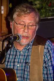 Glen Stapleton's Instagram, Twitter & Facebook