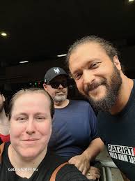 Can someone put boxing gloves