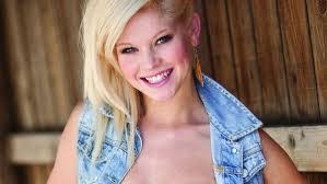 Sara Bivens's Instagram, Twitter & Facebook