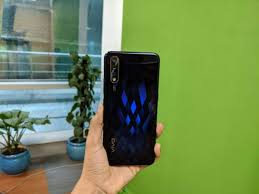 Vivo S1 Review: New in design, old in ...