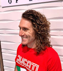 Walter House's Instagram, Twitter & Facebook