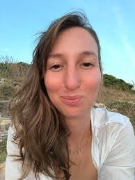 What are the lifeguarding job opportunities in Australia for a 19-year-old?