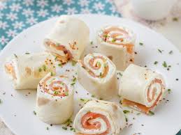 Tortilla Froides Au Saumon Wraps Recette Recette Tortilla Recette Wrap Saumon Recette Apero Facile