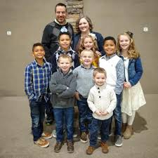Would he retire from nfl or have another baby first? Mom Of 8 Kids Under 10 Named Mother Of The Year