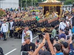 He also used the royal train, the most expensive mode of transport, on. The History Of Brunei S Royal Family