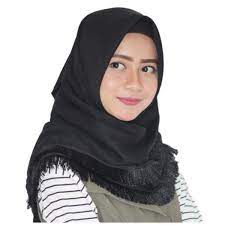 Niat merupakan hal pertama yang harus ditetapkan sebelum melakukan suatu hal, terlebih dalam beribadah. 30 Model Hijab Terbaru Segi Empat Wisuda Syar I