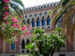 Ti aspettano oltre 700 km di coste dove poter scegliere strutture turistiche di primissimo livello organizza sul nostro. Visit Reggio Calabria What To See And Do In Calabria S Largest City