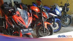 Kalau tidak sabar buat mengendarai mobil sendiri, lebih baik beli mobilnya secara kredit. Hari Baik Membeli Motor Cara Golden