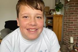 Lauren Davidson's Instagram, Twitter & Facebook