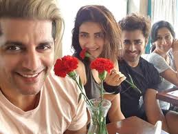 Mere paas mera bhai hai jiska aaj baddayyy hai many many happy returns of the day mere bhai have a greatest year ahead with lots n lots of happiness love you@aamirali. Naagin Actor Karanvir Bohra Meets The Present Naagin Cast Karishma Tanna And Pearl V Puri See Pics Times Of India