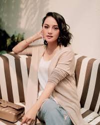 Sementara itu, ririn ekawati kini dikabarkan masih menjalani umrah di tanah suci. 7 Foto Ririn Ekawati Artis Cantik Yang Terseret Kasus Narkoba Foto 1