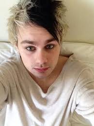 White And Black Hair Lol Musica