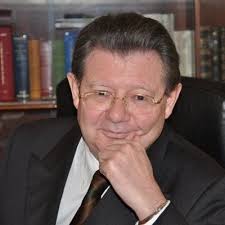 Jennifer Marie-Louise Vanroyen sur LinkedIn : Tous engagés contre la  Covid-19! Je suis chirurgien ophtalmologiste et je…