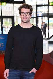 Moderator daniel hartwich beantwortet die meistgestellten zuschauerfragen klar, wer den namen daniel hartwich hört, denkt sofort an seine lustigen sprüche, seinen frechen witz und die extraportion charme. Das Musst Ihr Uber Daniel Hartwich Wissen