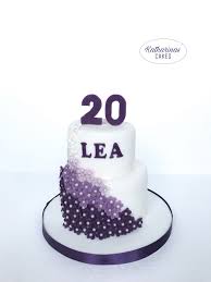 Lila Blumentorte Zum Geburtstag 20 Geburtstag Lea Blumen Aus Fondant Zuckerperle Zweistockige Torte Motivtorten 20 Geburtstag Motivtorten Ohne Fondant