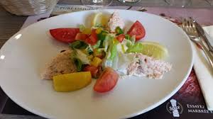 Rillettes De Saumon Et Sa Salade Photo De Brasserie De La Gare Du Nord Saint Denis Tripadvisor