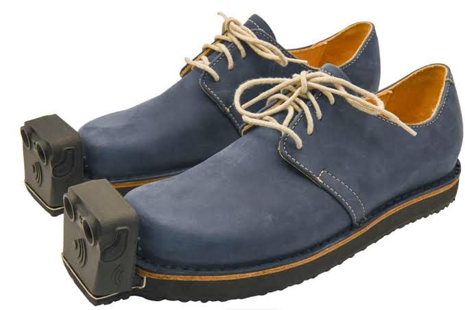InnoMake: le scarpe intelligenti che offrono una nuova vista ai non vedenti  - greenMe