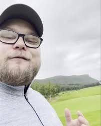 Påmelding er satt til kl 16:00. Ikke tenk på været. , Closest to pin  premien på hull 13 er den Ping g425 driver!!, Svendsen lover god stemning  🤙 å masse premier