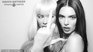 Black And White Photo Booth Kardashians Kendall Jenner Gives Peek Inside Pals Party In Fun Photo Booth Snaps Kylie Kristen Jenner Kendall And Kylie Jenner Kendall Jenner