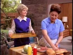 Shoes ballet flats chloe penny (kaley cuoco) in the big bang theory s08e22. Kaley Cuoco Growing Up Biqle Video