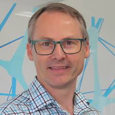 42 Experts and Their Best Strategy to Define Actionable KPIs