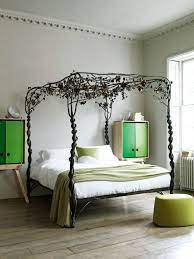 Now it would depend on your bedding and other bedroom accessories and decorations to complete the kind of look you want. Four Poster Bed Ideas Four Poster Beds For Modern Bedrooms Livingetc