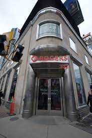 Getting downtown from toronto pearson international airport. New Rogers 302 Flagship Store Opens In Downtown Toronto On Dec 12 Pics Iphone In Canada Blog