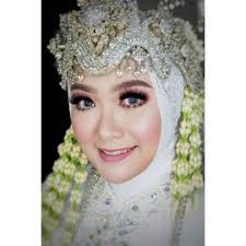 Jadi, adakah kebaya pengantin muslimah syar'i sekaligus modern itu? 10 Mua Rias Pengantin Terbaik Di Cianjur Heikamu Com